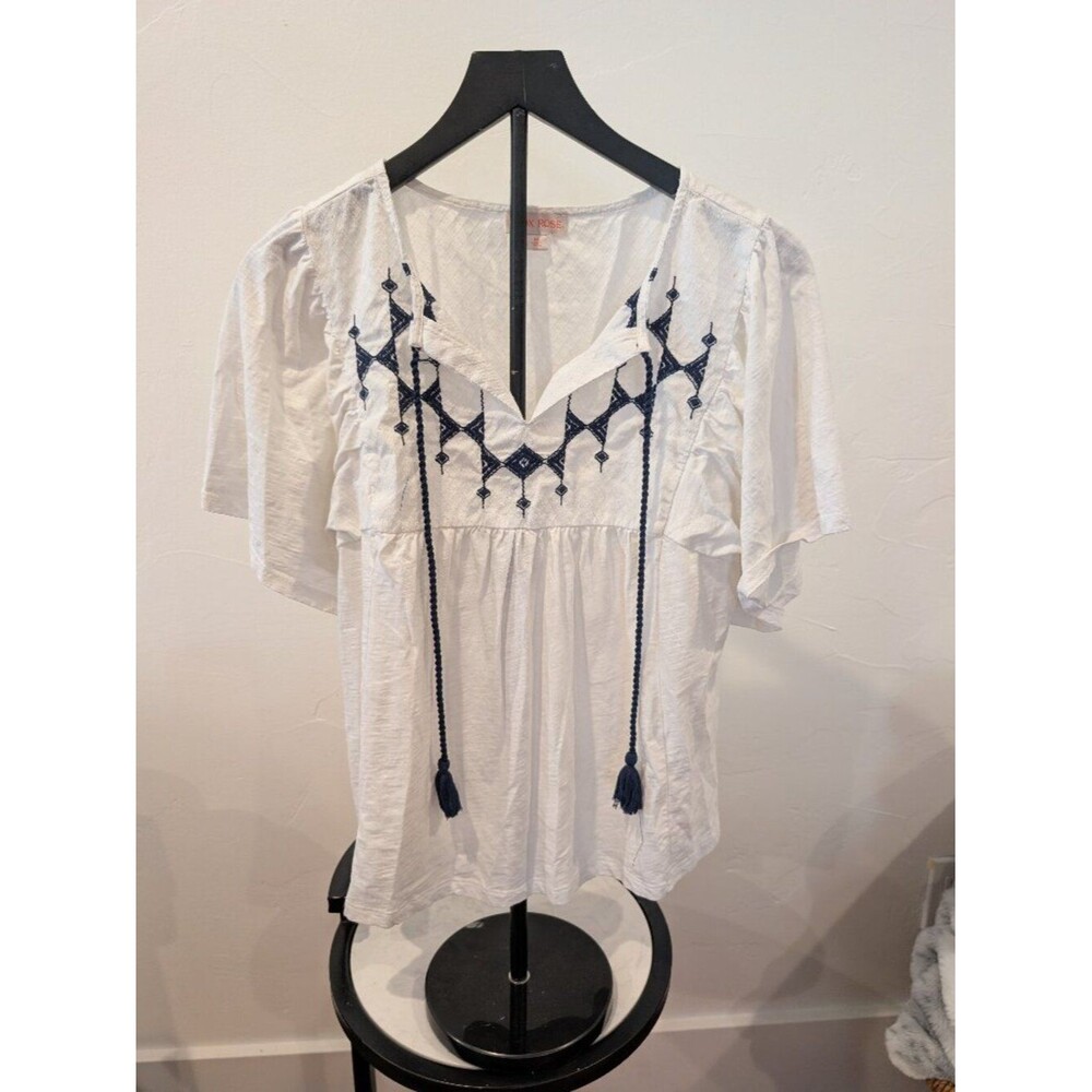 Knox Rose • Embroidered Tassel Peasant Top • White/Navy • Size M